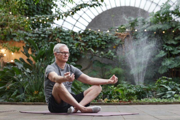 The Art of Mindful Living: A Guide to Finding Peace in Your Daily Routine